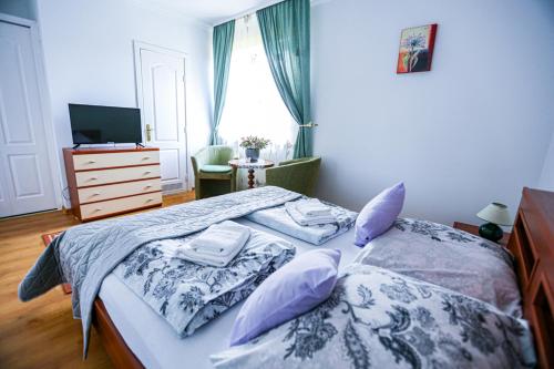 1 queen bed