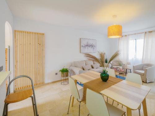 Közös társalgó / TV, Cubo's Apartamento Las Acacias Beach in La Cala de Mijas