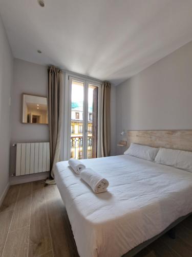 Standard Double Room image 4