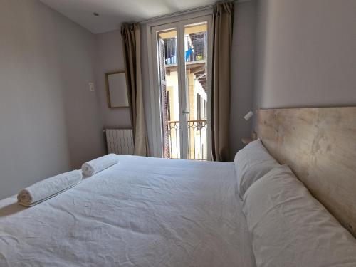 Standard Double Room image 3