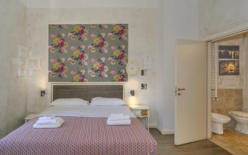 Double or Twin Room image 5