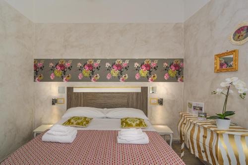 Relais Inn Lucca - Tap to explore photos