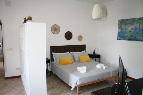 Accommodation in San Nicola Manfredi