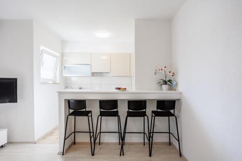 Apartment ANA Podstrana 1