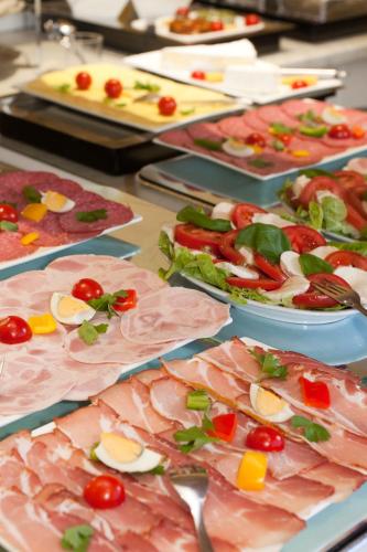 餐飲選擇, 度茨車霍夫酒店 (Hotel Deutscher Hof) in 巴本豪森