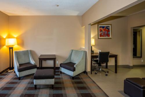 Comfort Suites Houston West At Clay Road - image 6