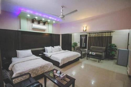 Royal Accommodation - main image