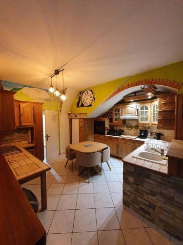 Appartement ardeche vallée de l'ouvèze SANS extérieur mais à proximité de parcs