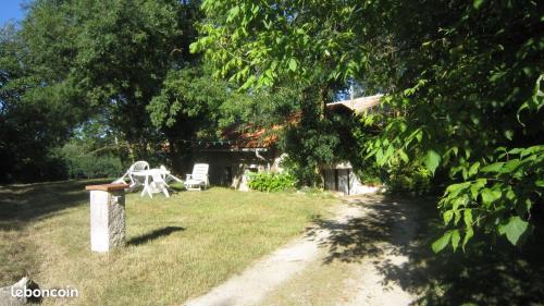 Maisonnette près de Montauban 82 Sud-Ouest gîte à louer La Terrasse du Chemin des Bois****