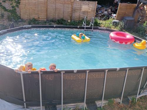 Maison 200m2 avec piscine : La Gaillardinette gîte à louer Les Estables