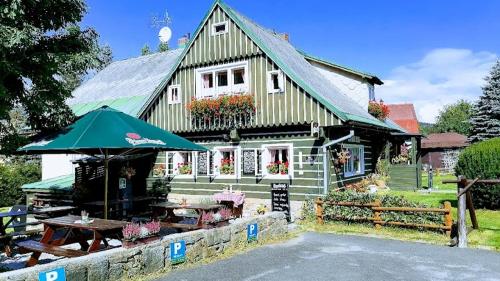 Penzion a Restaurace U Paseku in Harrachov
