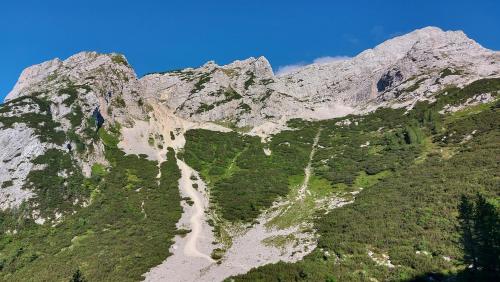 Tičarjev Dom at Vrsic pass