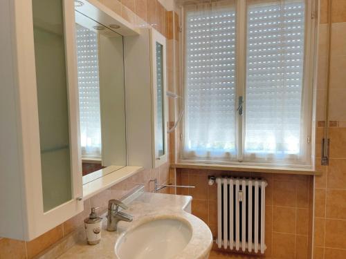Double Room with Private External Bathroom image 2