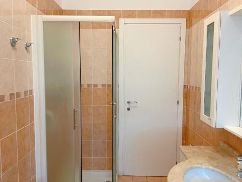 Double Room with Private External Bathroom image 4