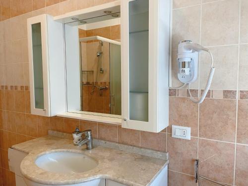 Double Room with Private External Bathroom image 1