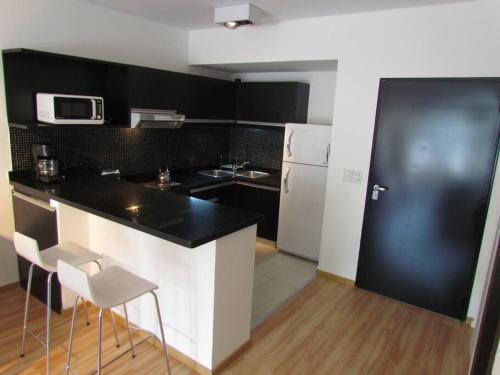 One-Bedroom Apartment image 9