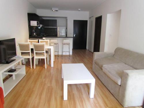 One-Bedroom Apartment image 5