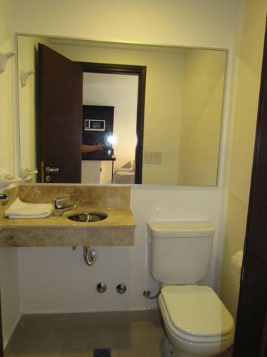 One-Bedroom Apartment image 4