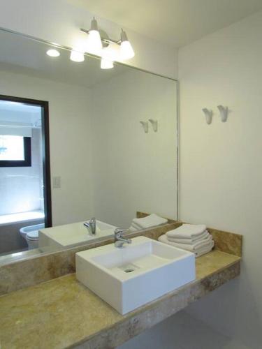 One-Bedroom Apartment image 3