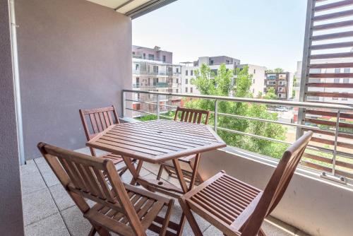 Balcony/terrace, La loge du Minotaure, cosy, parking et bureaux in Montaudran-Lespinet