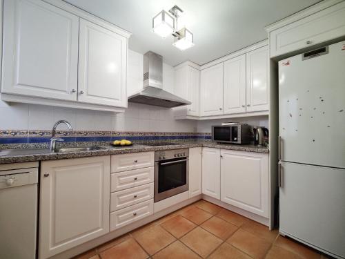 dapur, MIRADOR vacation home in Golf Bahia