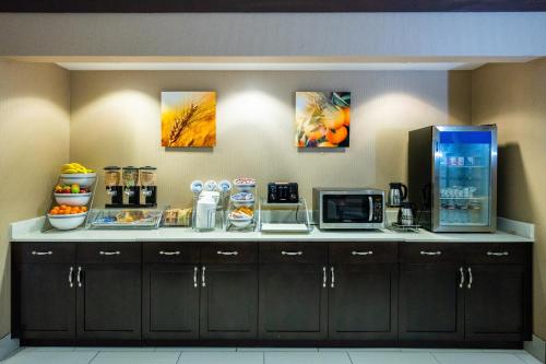 Comfort Suites Houston West At Clay Road - image 42