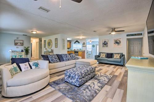 Bright Ruskin Home Less Than 2 Mi to Beach and Marina!