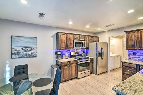 Contemporary Vegas Townhome with Community Pool, Las Vegas (foto 8)
