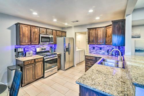 Contemporary Vegas Townhome with Community Pool, Las Vegas (foto 9)