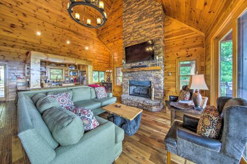 Unique Mineral Bluff Home with Mountain Views! in Mineral Bluff, USA