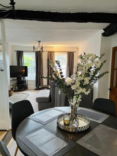 Facilities, Quirky Cottage, Cosy Grade II listed 2 bed apartment Troutbeck Bridge in Troutbeck Bridge