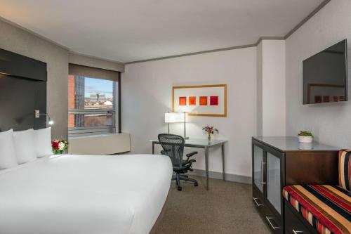 King Room with Partial River View-Hearing Access