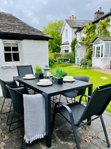 Balcony/terrace, Quirky Cottage, Cosy Grade II listed 2 bed apartment Troutbeck Bridge in Troutbeck Bridge