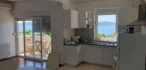 Seaview holiday house Mali Rog 5