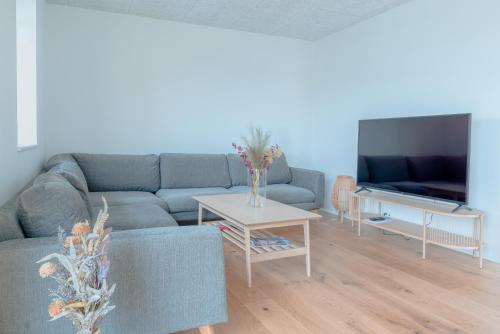 New / Stunning Sea View / Light / 3 BR, Торсхавн (фото 9)