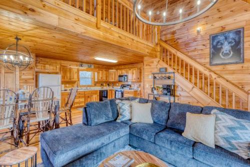 MTN Cabin Sleeps 10 - 5 Mins To Fishing & Camping thumb 2
