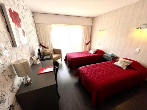 2 twin beds