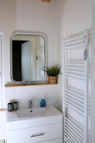 Peenehof Köppen - Ferienwohnungen & Schlaffässer