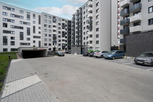 Apartment Kamienna Krzyki with FREE GARAGE Wrocław by Noclegi Renters - image 2