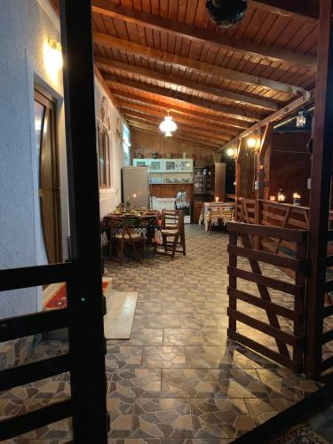 Iekārtas, Casa Iusco in Viseu de Sus