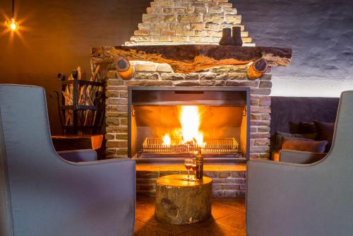 Εστιατόριο, Ai Aiba - The Rock Painting Lodge in Ομαρουρου