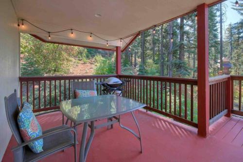 YoBee! Park Reservation Included! Heart of Yosemite - Homey Studios and Breakfast YoBee! Park Reservation Included! Heart of Yosemite - Homey Studios and Breakfast