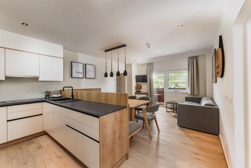 Four-Bedroom Apartment with Balcony