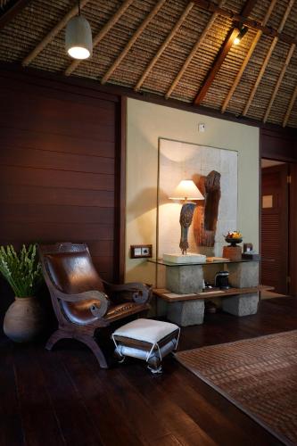 ヴィサカ サヌール バイ プリ シグネチャーズ