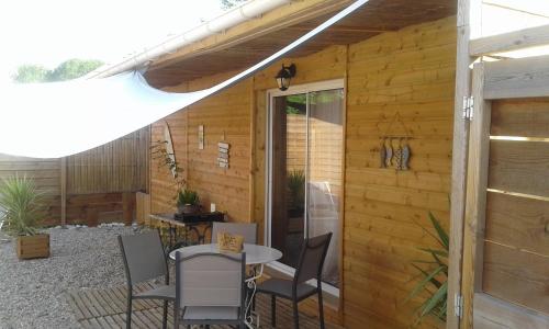 LA CABANE gîte à louer Vertheuil