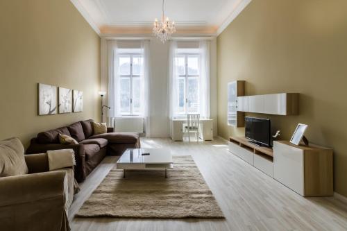 Spacious Riverside Residency - Magnificent View - image 4