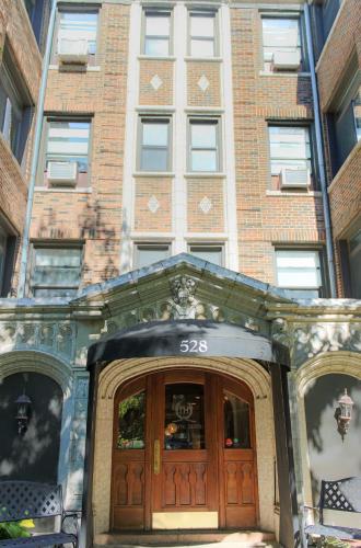Majestic Hotel - image 14
