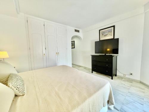 Three-Bedroom Apartment image 5