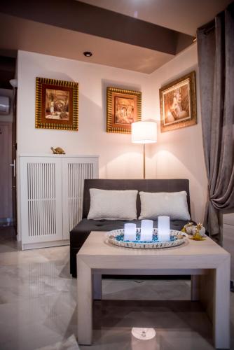 One-Bedroom Apartment image 7