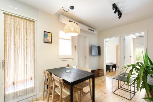 オラーラ ワウ アパートメンツ